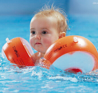 婴儿游泳的好处 婴儿游泳有益于身心健康