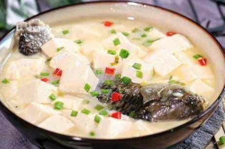 两种鲜美家常豆腐汤的做法 鲫鱼豆腐汤简单易学好喝