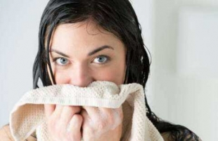 常见的洗脸误区 这4种方式堪比毁容！