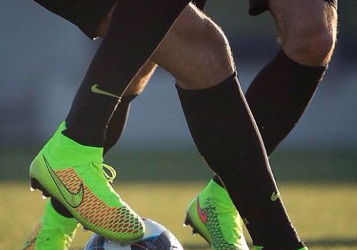 踢足球为什么要穿长袜 Nike Grip精英足球袜多少钱一双