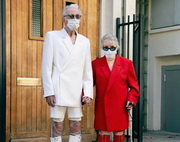 80岁时尚街拍达人，为孙子时尚事业出镜而走红