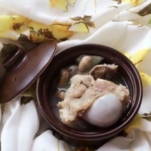 蘑菇茯苓大骨汤