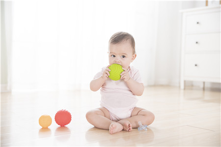 宝宝吃饭慢怎么解决 四个办法教孩子养成良好用餐习惯